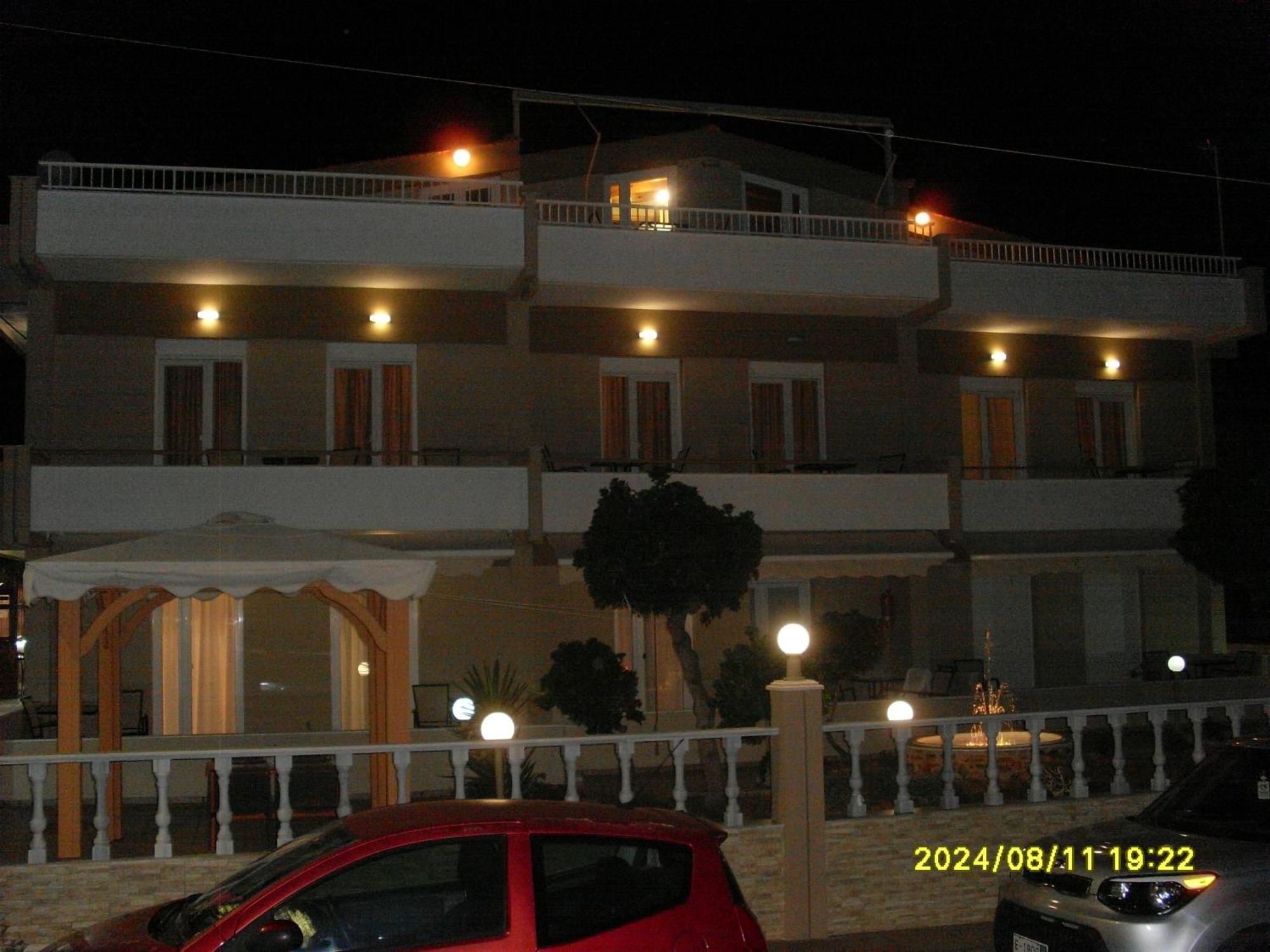 Angela Studios Karfas Exterior photo